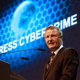 NRW Innenminister Ralf Jäger auf dem Kongress Cybercrime 2015